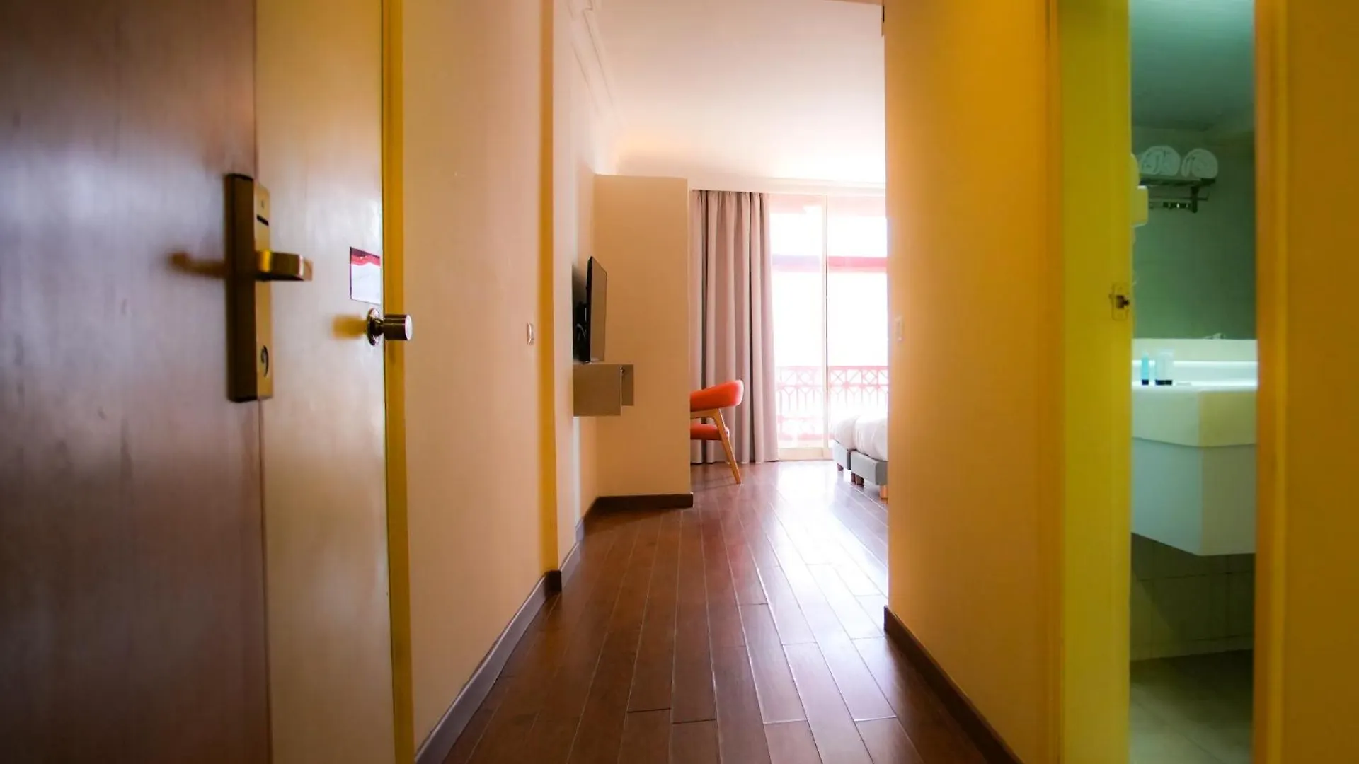 Manara Riva Suites Βηρυτός 4*,  Λίβανος