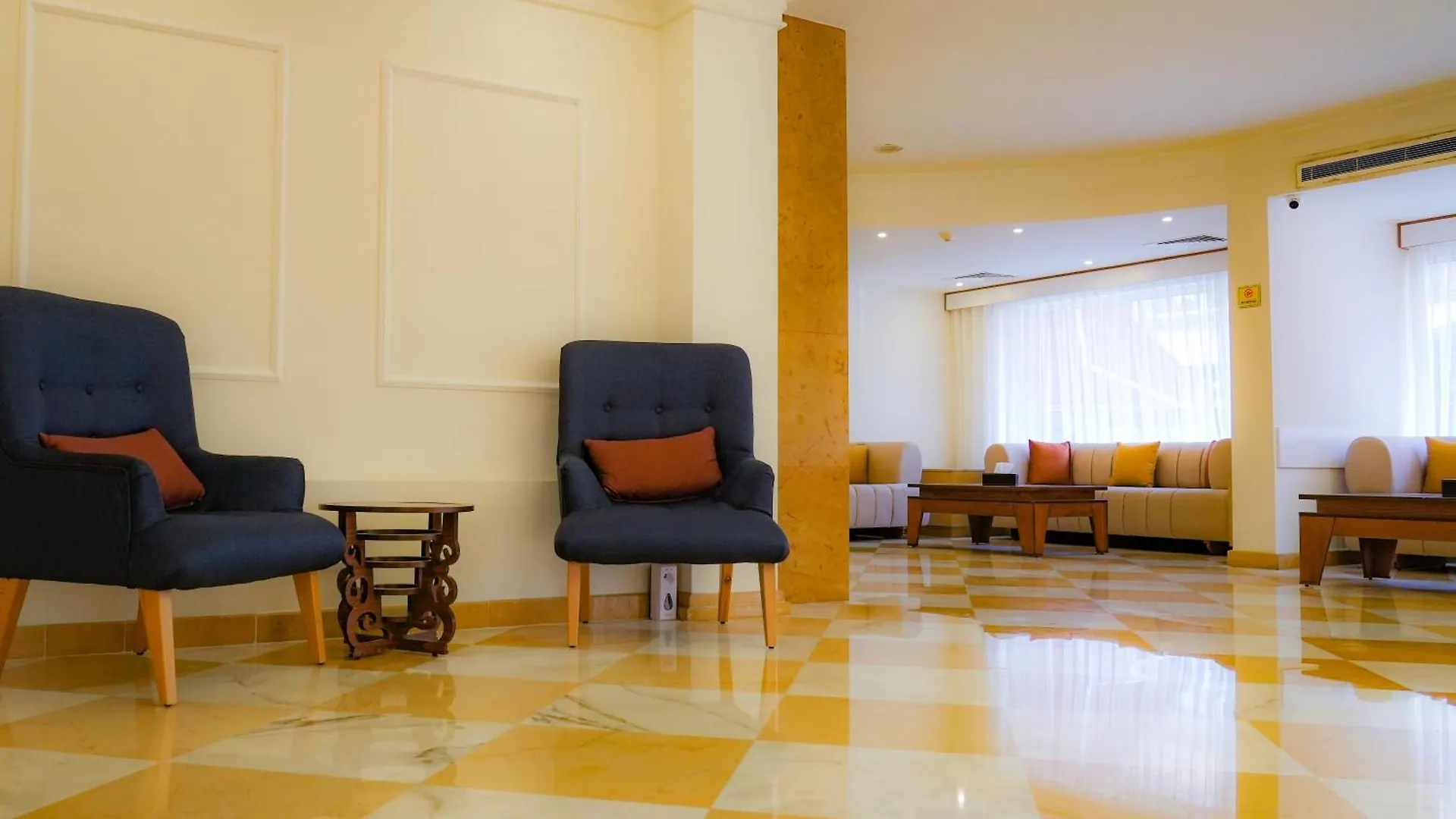 Manara Riva Suites Beirut 4*,