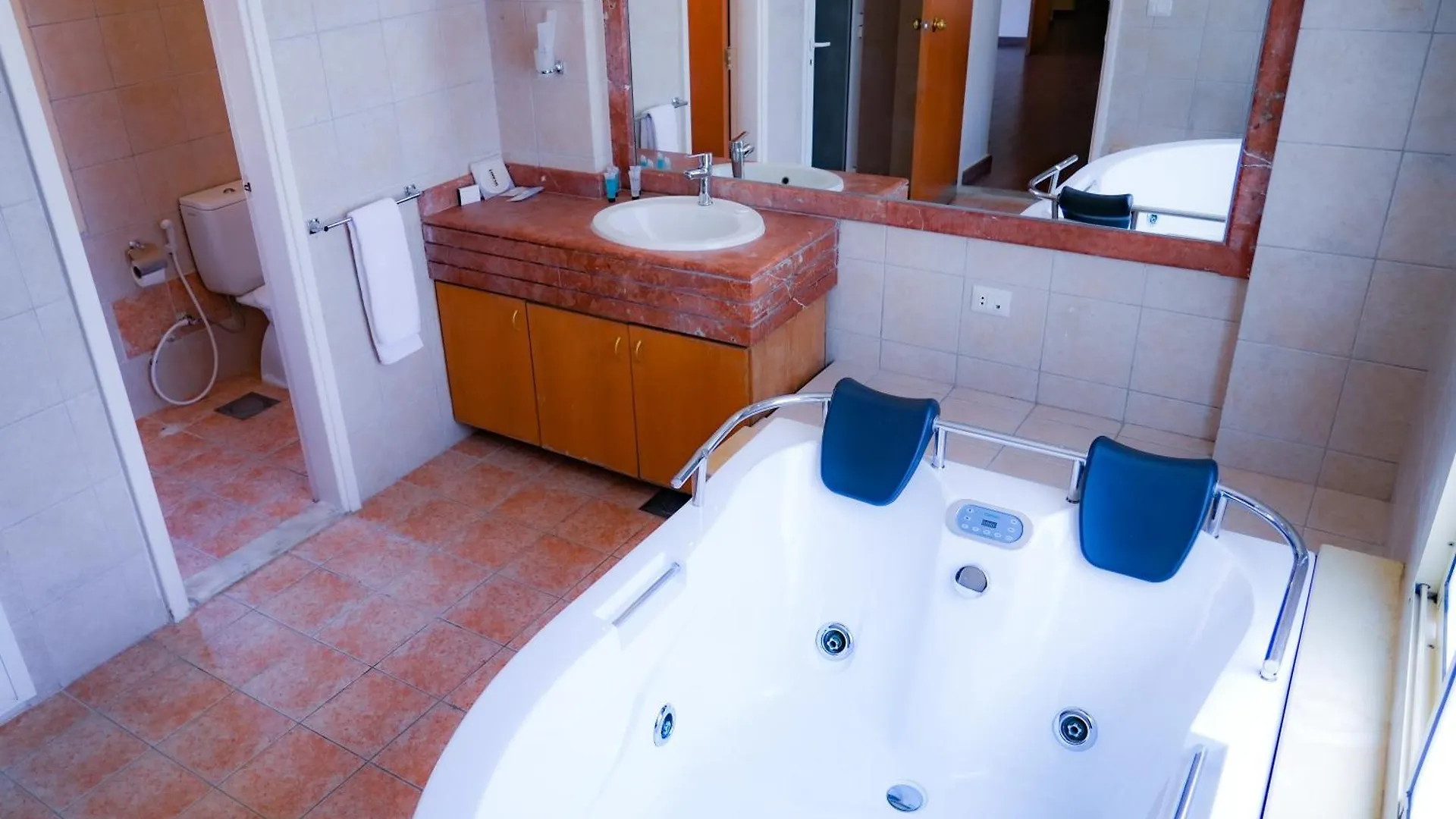**** Hotel Manara Riva Suites Beirut Lebanon